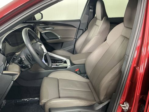 Used 2025 Audi Q5 Prestige image 13