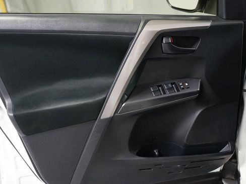 Used 2017 Toyota RAV4 LE image 27