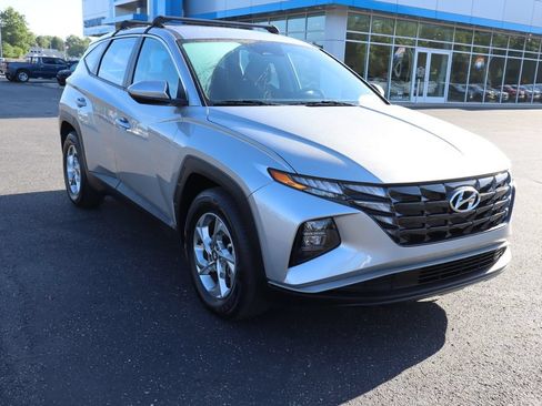 Used 2024 Hyundai Tucson SE FWD image 2