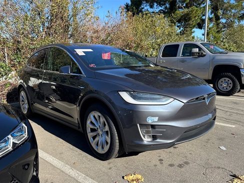 Used 2021 Tesla Model X Long Range image 2