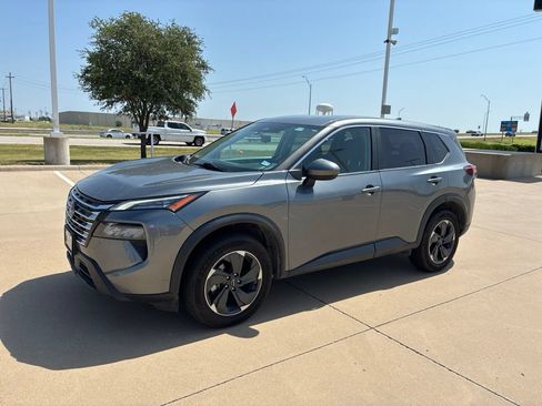 Used 2024 Nissan Rogue SV AWD/4WD image 1