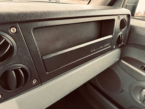 Used 2007 Jeep Commander Sport w/ Trailer Tow Group IV image 46