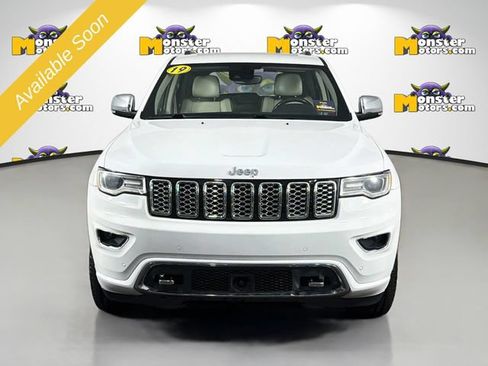 Used 2019 Jeep Grand Cherokee Overland w/ Jeep Active Safety Group AWD/4WD image 2