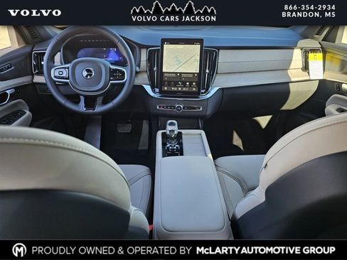 New 2026 Volvo XC90 B6 Plus w/ Protection Package Premier image 8