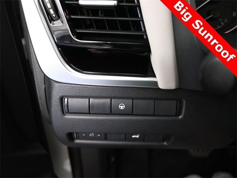 Used 2023 Nissan Rogue SL w/ SL Premium Package image 21