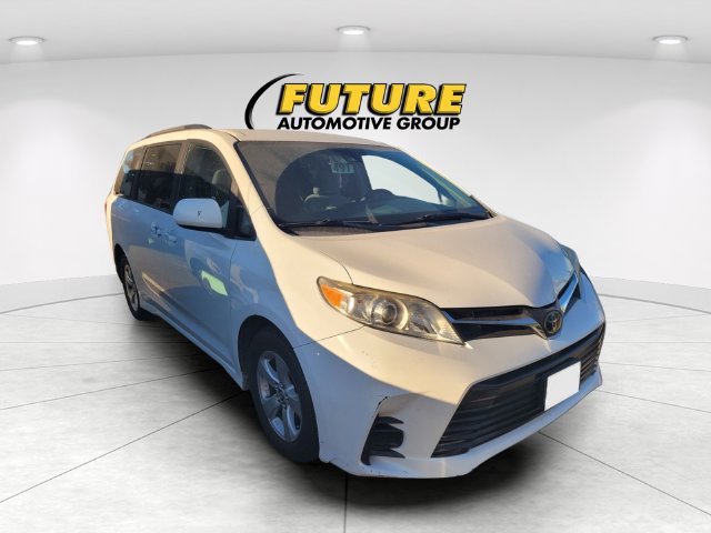 Used 2018 Toyota Sienna LE FWD image 1
