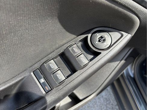 Used 2017 Ford Focus SEL FWD image 15