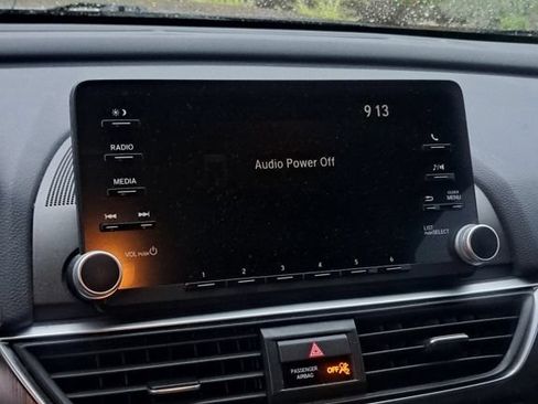 Used 2019 Honda Accord LX image 10