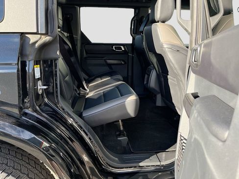 Used 2025 Ford Bronco Outer Banks image 28