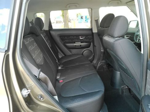 Used 2012 Kia Soul + w/ Audio Pkg FWD image 22