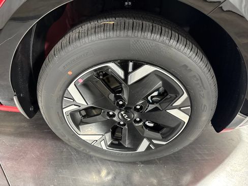 New 2026 Kia Niro Wind w/ Wind Preserve Package FWD image 8