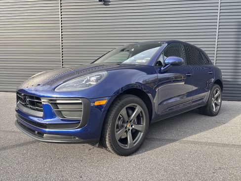 Used 2026 Porsche Macan AWD/4WD image 1
