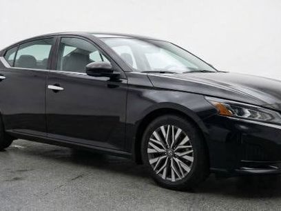 Used 2025 Nissan Altima 2.5 SV