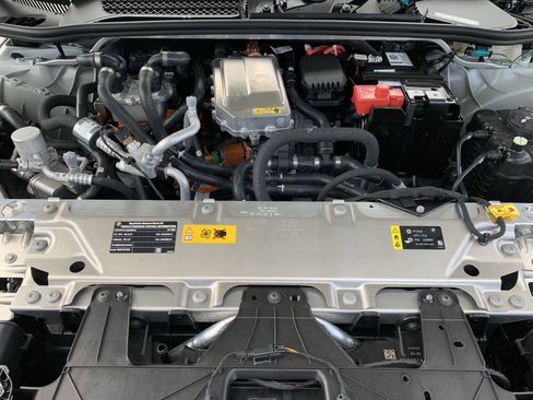 Used 2026 BMW iX xDrive60 w/ Premium Package image 36