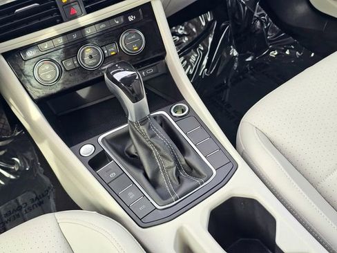 Used 2024 Volkswagen Jetta SE image 35