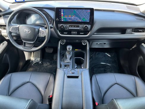 Used 2025 Toyota Grand Highlander FWD image 33