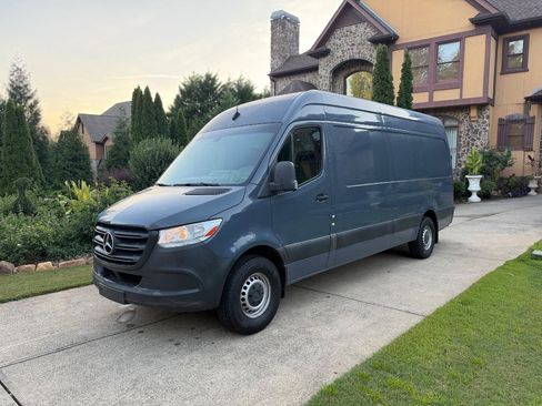 Used 2019 Mercedes-Benz Sprinter 170 image 2
