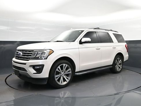 Used 2019 Ford Expedition XLT w/ Equipment Group 202A RWD image 3