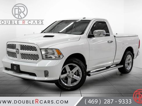 Used 2017 RAM 1500 Express RWD image 1
