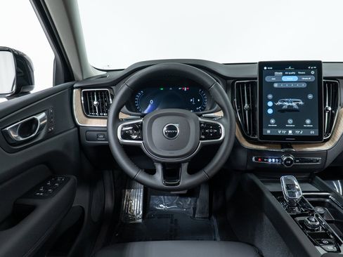 New 2026 Volvo XC60 B5 Plus w/ Protection Package Premier image 17