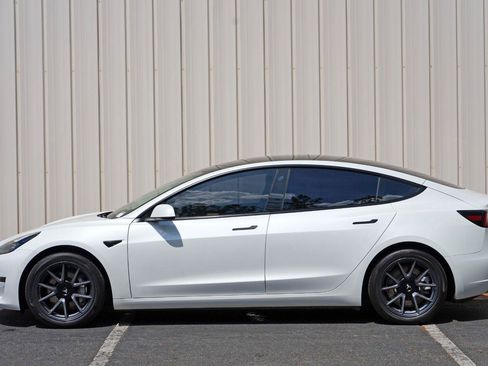 Used 2022 Tesla Model 3 Long Range AWD/4WD image 51