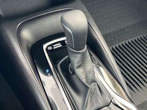 Certified 2025 Toyota Corolla SE image 21