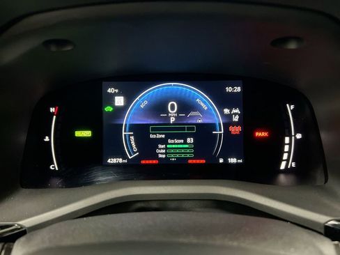 Used 2025 Toyota Camry SE image 12