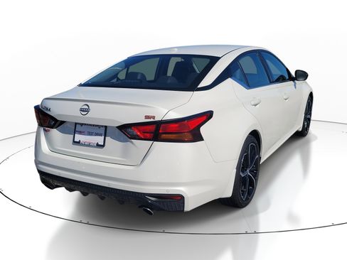 Used 2025 Nissan Altima 2.5 SR image 6