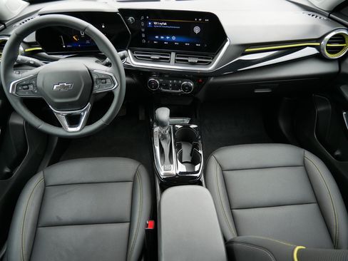 Used 2025 Chevrolet Trax ACTIV w/ Driver Confidence Package FWD image 10