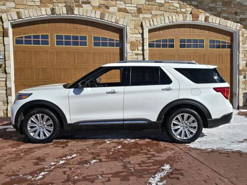 Used 2022 Ford Explorer Limited w/ Equipment Group 301A image 6