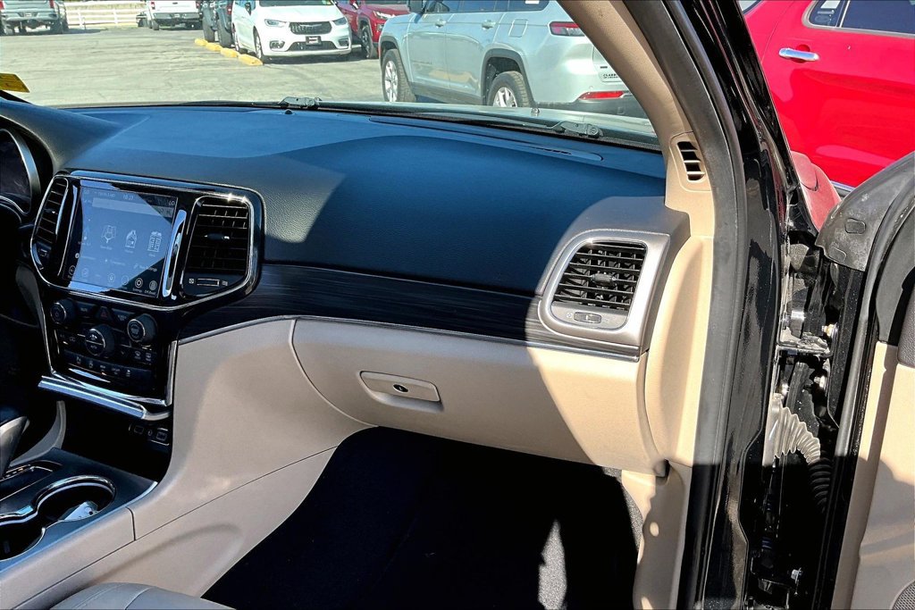 Used 2021 Jeep Grand Cherokee Limited AWD/4WD image 25