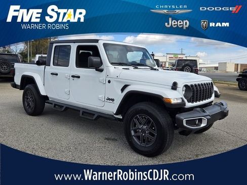 Used 2024 Jeep Gladiator Sport image 1