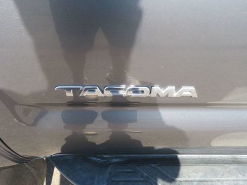 Used 2012 Toyota Tacoma 4x4 Double Cab image 13