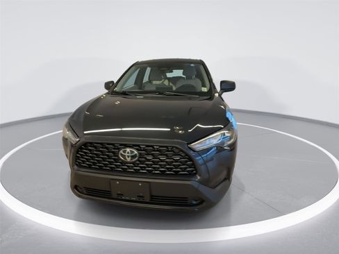 Used 2023 Toyota Corolla Cross L image 3