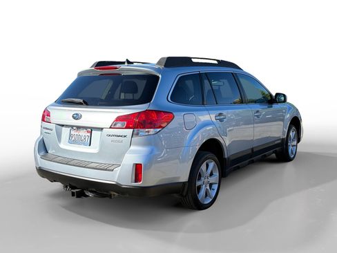 Used 2014 Subaru Outback 2.5i Limited w/ Moonroof Package image 5