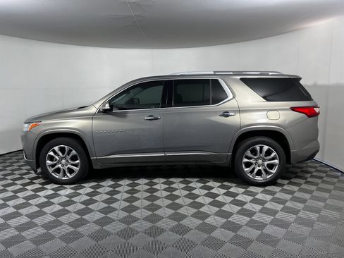 Used 2018 Chevrolet Traverse Premier w/ Driver Confidence II Package FWD image 8