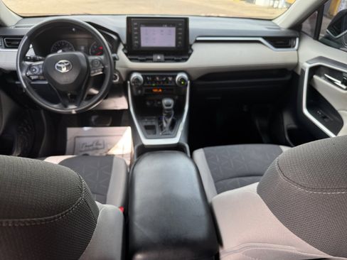 Used 2019 Toyota RAV4 XLE w/ Carpet Mat Package image 25