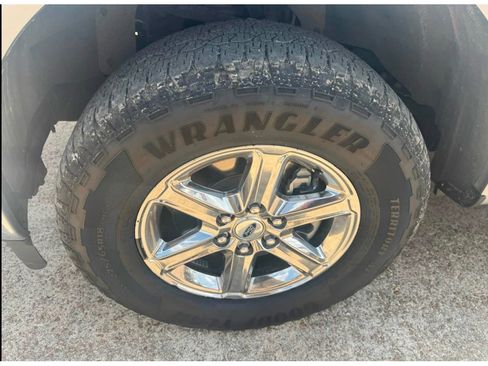 Used 2025 Ford F150 XLT w/ Equipment Group 301A Standard AWD/4WD image 9