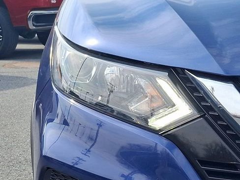 Used 2022 Nissan Rogue Sport SV image 9