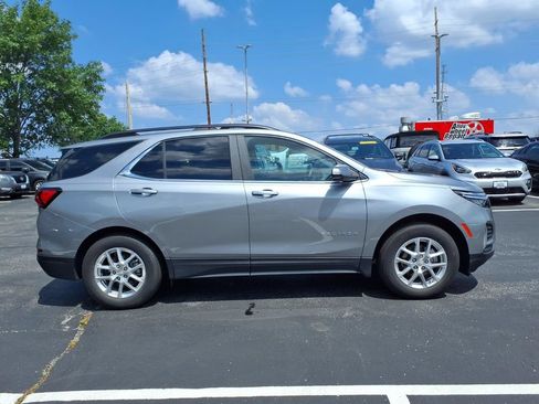 Used 2023 Chevrolet Equinox LT FWD image 2