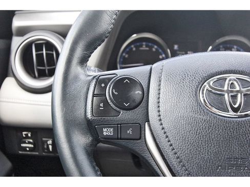Used 2016 Toyota RAV4 XLE w/ Convenience Package FWD image 18
