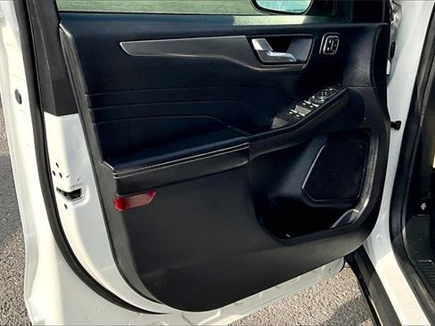 Used 2021 Ford Escape Titanium w/ Class II Trailer Tow Package image 18