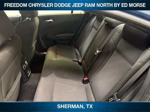 Used 2020 Dodge Charger SXT w/ Blacktop Package RWD image 4