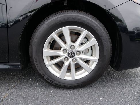 Used 2025 Toyota Camry LE image 9