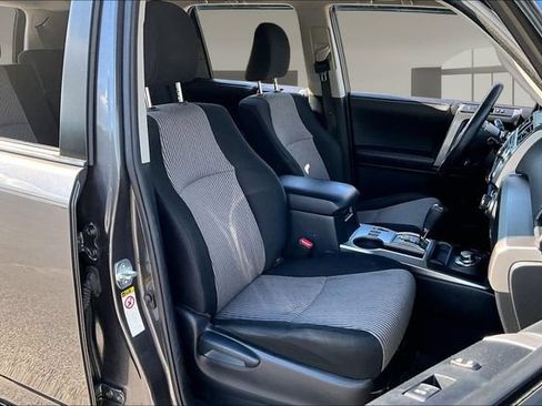 Used 2018 Toyota 4Runner SR5 AWD/4WD image 24