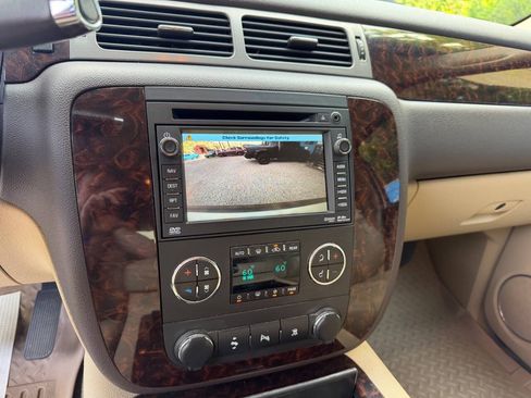 Used 2011 GMC Yukon Denali AWD/4WD image 21