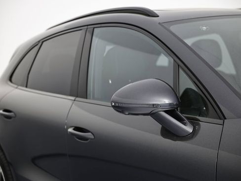 Certified 2026 Porsche Macan image 16