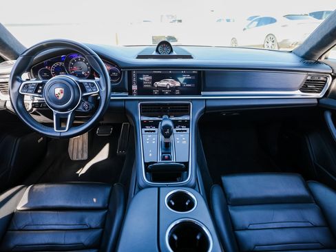 Certified 2019 Porsche Panamera GTS image 24