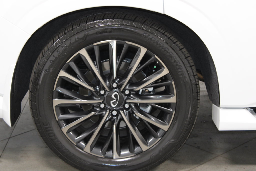 Used 2026 INFINITI QX80 Autograph w/ Autograph Exterior Package AWD/4WD image 14