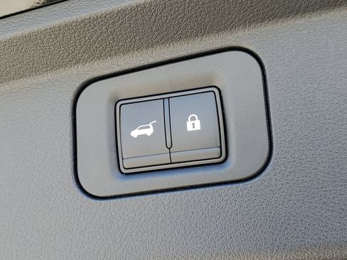 Used 2025 Nissan Armada Platinum Reserve w/ Convenience Package RWD image 6